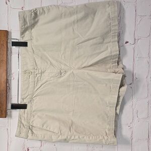 LOFT The Washed Twill Short CURVY Womens Size 16